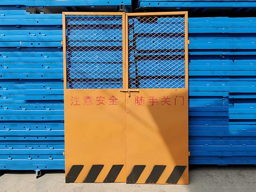 施工電梯防護(hù)門